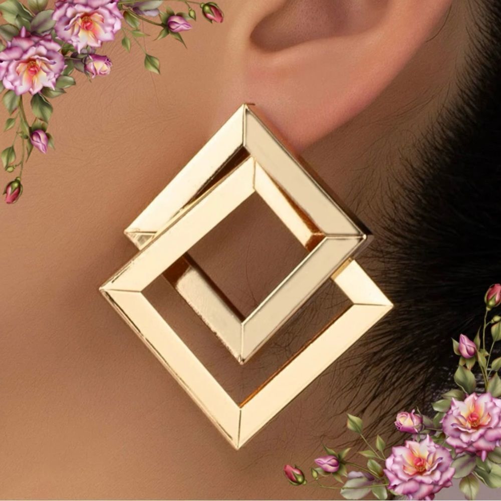 ‎Geometric Design Stud Earrings